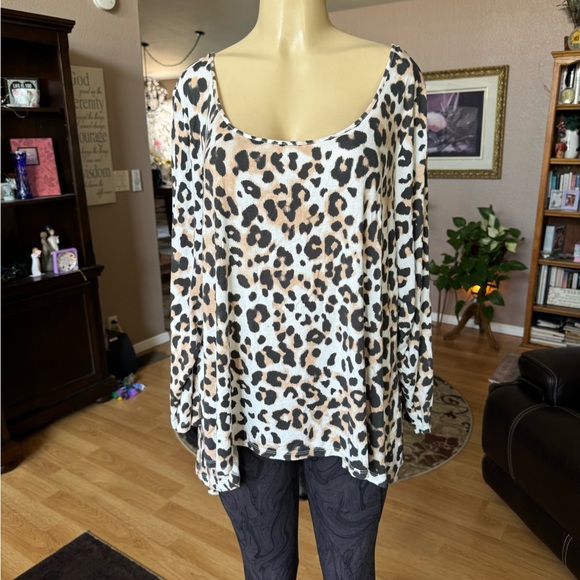 June & Vie brown, tan & cream long sleeve scoop neck tunic-size 1X - Picture 6 of 9